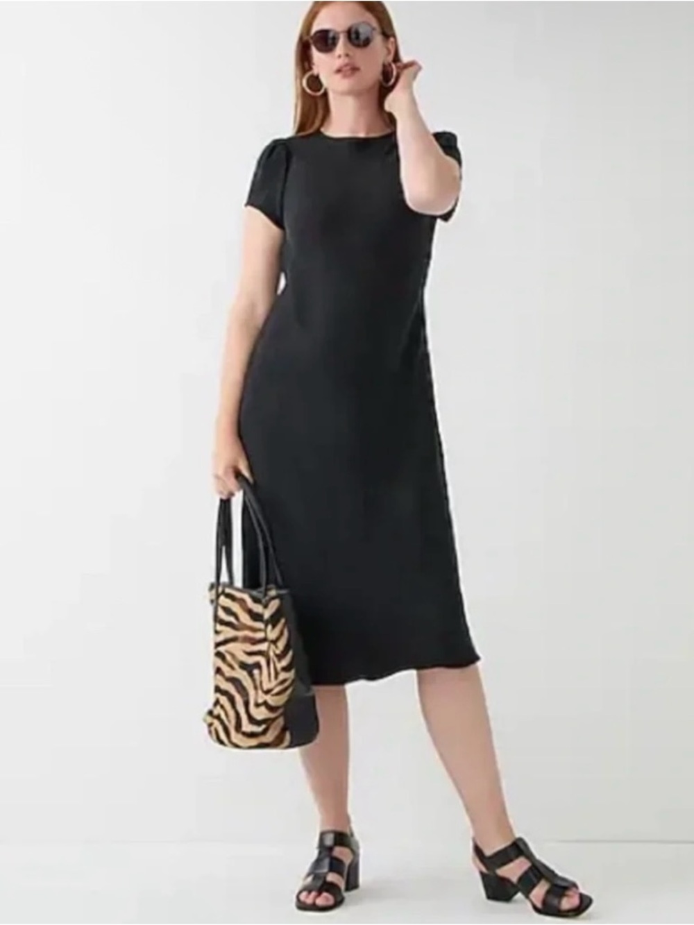 J Crew Black Cupro Blend Midi T-Shirt
Dress Back Keyhole/Button Closure Size 16